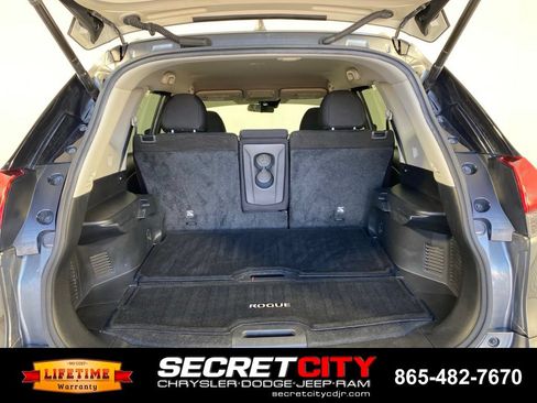 Used 2020 Nissan Rogue SV w/ Premium Package AWD/4WD image 28