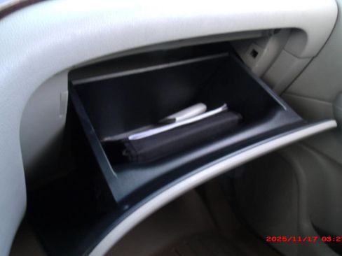 Used 2016 Nissan Quest SV image 41