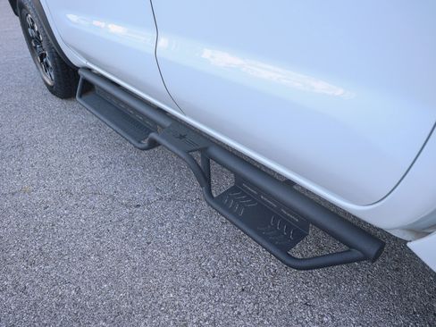 Used 2024 Nissan Frontier Pro-X RWD image 13
