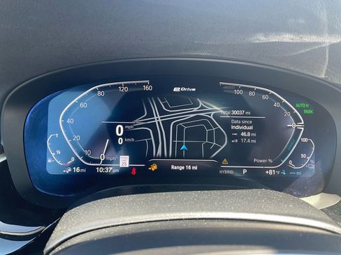 Used 2022 BMW 530e w/ M Sport Package image 19