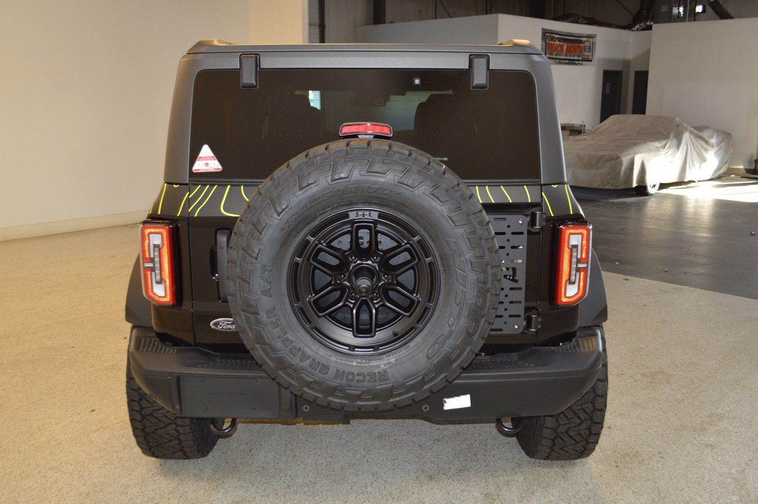 New 2025 Ford Bronco Badlands AWD/4WD image 4