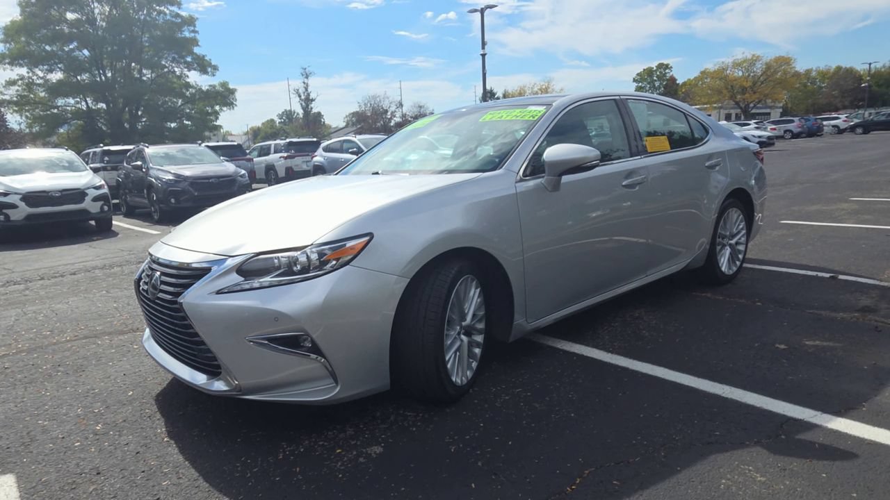 Used 2018 Lexus ES 350 w/ Luxury Package w/Wood Trim FWD image 4