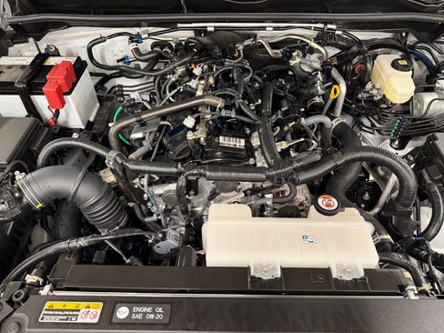 Used 2025 Toyota 4Runner SR5 AWD/4WD image 44