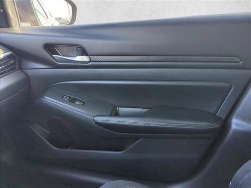 Used 2024 Nissan Altima 2.5 SV image 22