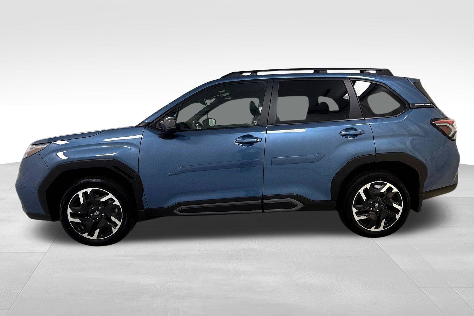 Used 2025 Subaru Forester Limited AWD/4WD image 4
