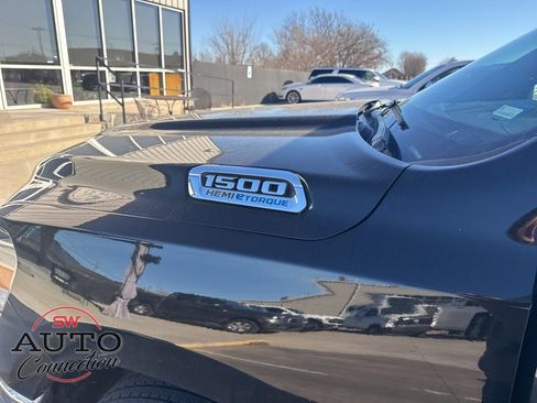 Used 2024 RAM 1500 Laramie image 9