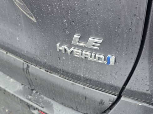 Used 2024 Toyota RAV4 LE AWD/4WD image 11