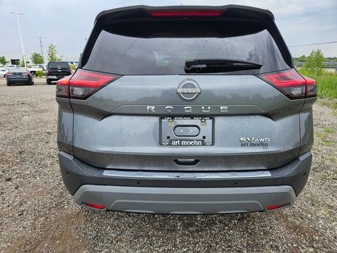 Used 2023 Nissan Rogue SV AWD/4WD image 6