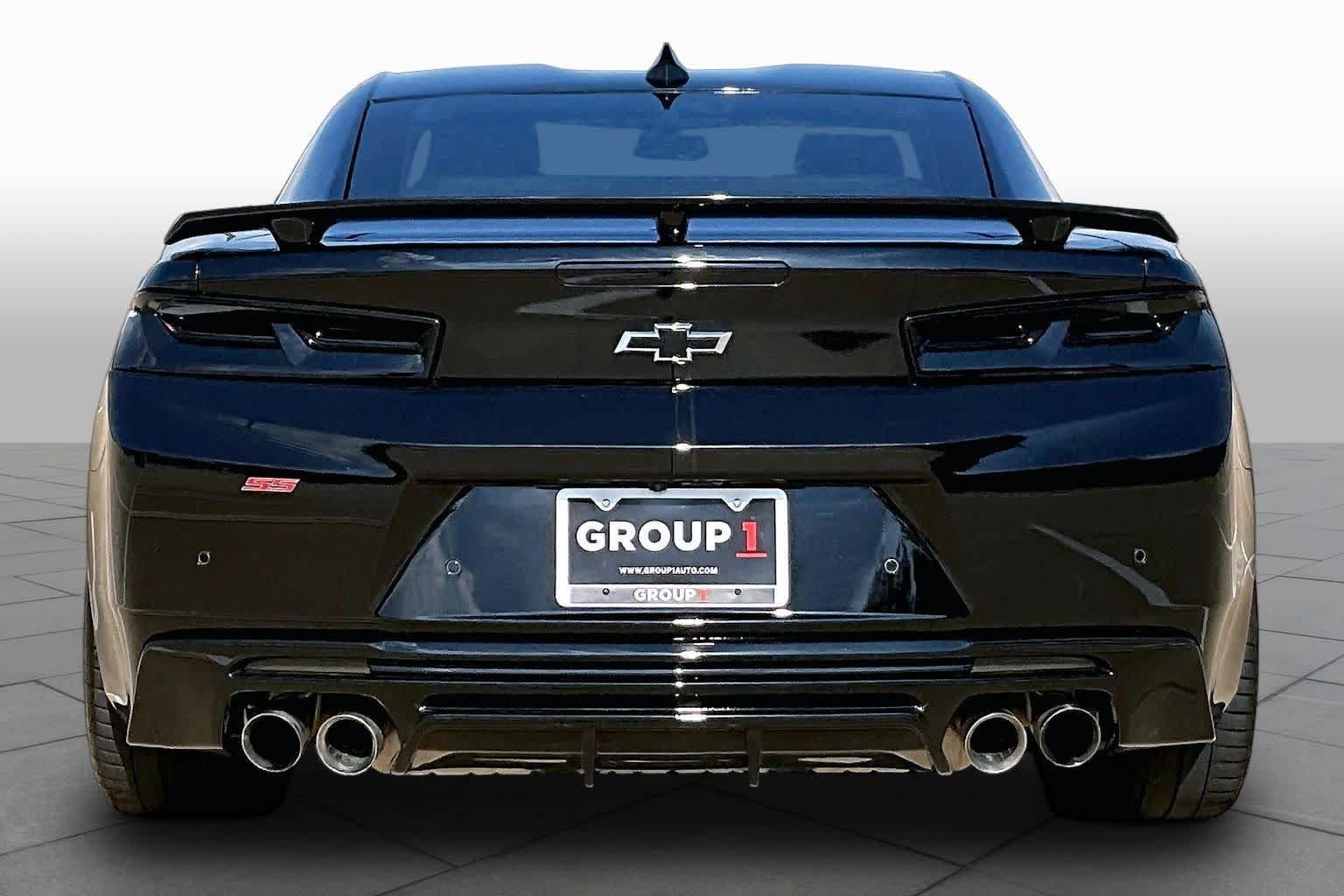 Used 2018 Chevrolet Camaro SS RWD image 5