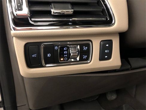 Used 2024 Lincoln Navigator Reserve image 18