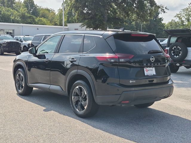 Used 2025 Nissan Rogue SV FWD image 5