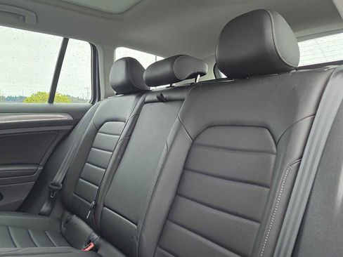 Used 2017 Volkswagen Golf Alltrack SEL image 19