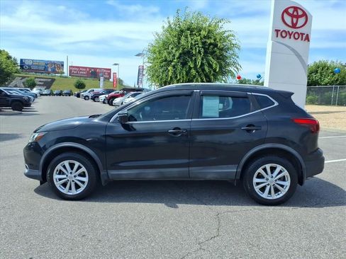 Used 2018 Nissan Rogue Sport SV w/ SV Technology Package FWD image 8