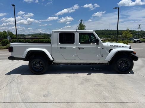 New 2026 Jeep Gladiator Sport AWD/4WD image 20