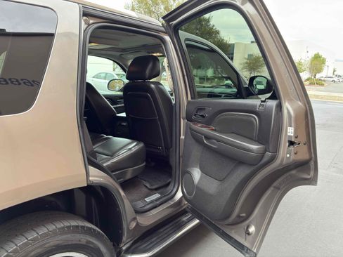 Used 2011 GMC Yukon Denali AWD/4WD image 44