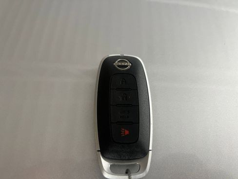 Used 2025 Nissan Versa SV FWD image 18