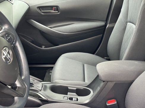 Used 2025 Toyota Corolla LE image 11