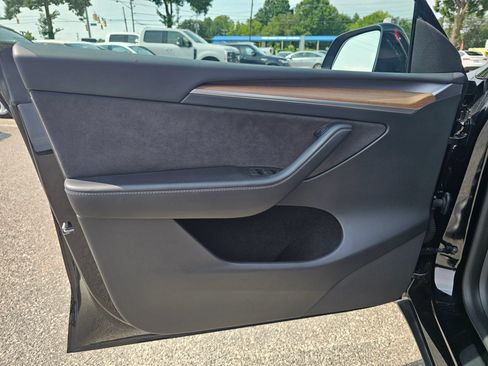Used 2023 Tesla Model Y Performance AWD/4WD image 13