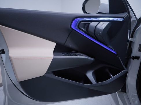 Used 2025 BMW X3 xDrive30i w/ M Sport Package image 15