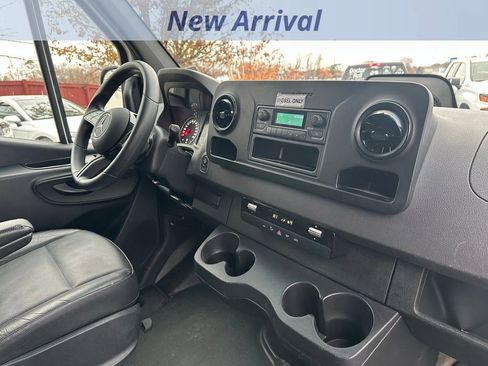 Used 2025 Mercedes-Benz Sprinter 2500 image 7