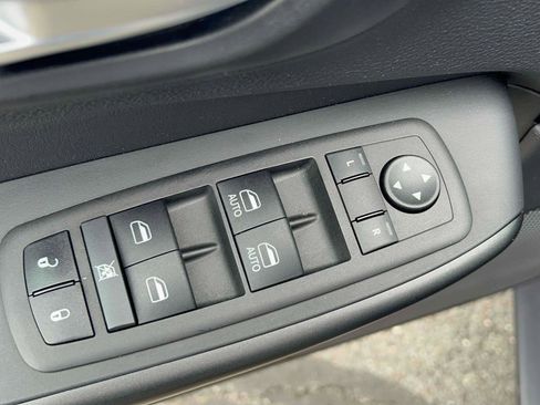 Used 2023 Jeep Cherokee Trailhawk AWD/4WD image 21