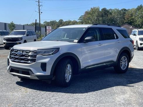 New 2025 Ford Explorer Active image 24