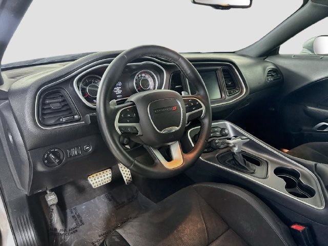 Used 2016 Dodge Challenger R/T Scat Pack w/ Leather Interior Group RWD image 22
