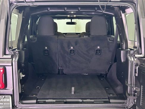 Used 2019 Jeep Wrangler Unlimited Sahara w/ Safety Group image 11