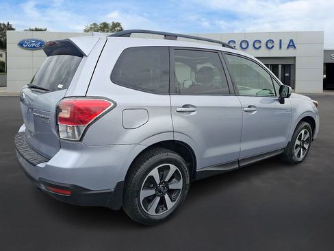 Used 2017 Subaru Forester 2.5i Premium AWD/4WD image 4