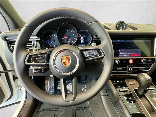 Used 2026 Porsche Macan AWD/4WD image 13