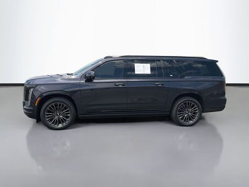 Certified 2025 Cadillac Escalade ESV Sport Platinum RWD image 5