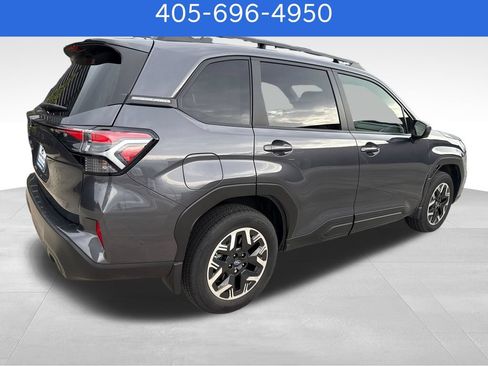 Used 2025 Subaru Forester Premium AWD/4WD image 6