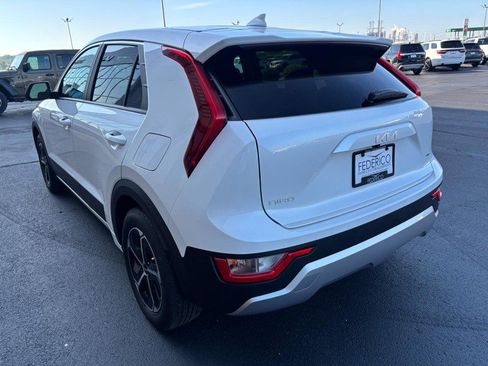 Used 2025 Kia Niro LX FWD image 6