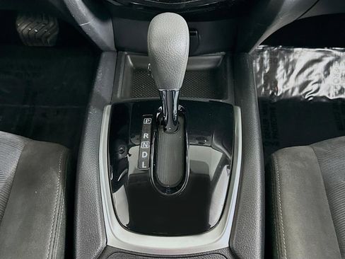 Used 2015 Nissan Rogue S image 17