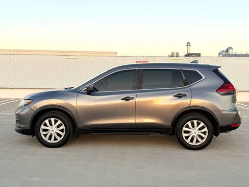 Used 2017 Nissan Rogue S image 7