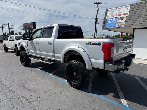 Used 2017 Ford F350 XLT w/ XLT Premium Package AWD/4WD image 6