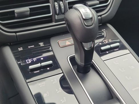Certified 2024 Porsche Macan GTS AWD/4WD image 31