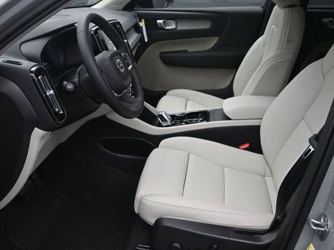 New 2026 Volvo XC40 B5 Plus w/ Protection Package Premier AWD/4WD image 11