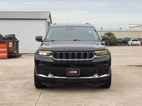 Used 2021 Jeep Grand Cherokee L Laredo w/ Luxury Tech Group I RWD image 2