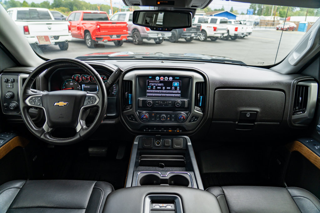 Used 2018 Chevrolet Silverado 1500 LTZ w/ LTZ Plus Package AWD/4WD image 21