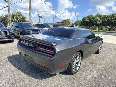 Used 2022 Dodge Challenger GT RWD image 8