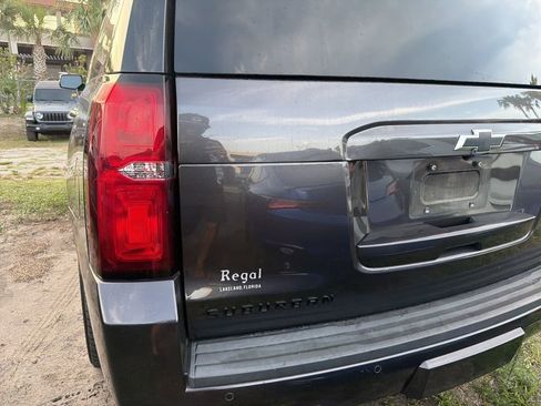 Used 2018 Chevrolet Suburban Premier w/ RST Edition RWD image 9