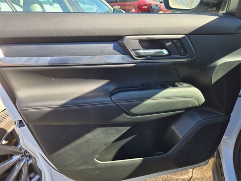 Used 2025 GMC Terrain Elevation image 4