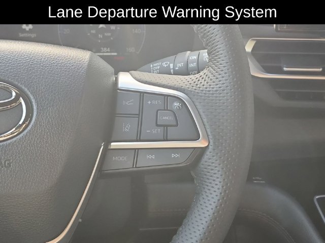 Used 2026 Toyota Sienna Limited AWD/4WD image 17