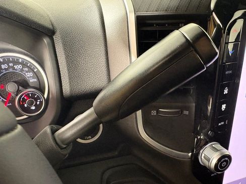 Used 2025 RAM 2500 Big Horn AWD/4WD image 27