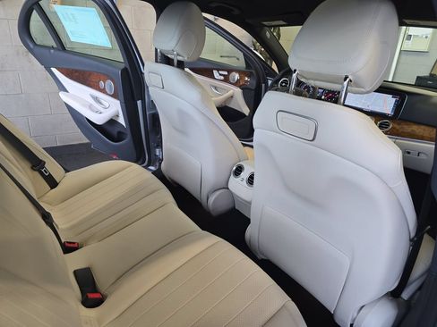 Used 2018 Mercedes-Benz E 300 image 13