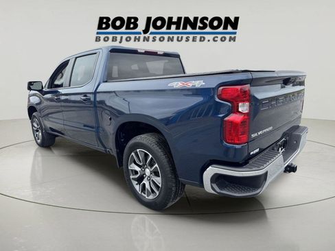 Used 2022 Chevrolet Silverado 1500 LT AWD/4WD image 5