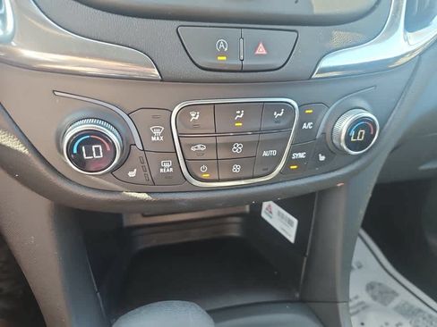Used 2023 Chevrolet Equinox LT w/ Driver Convenience Package FWD image 17