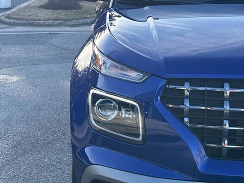 Used 2024 Hyundai Venue Limited image 8