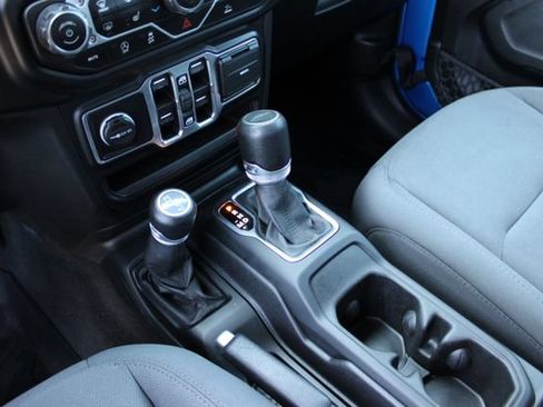 Used 2021 Jeep Gladiator Sport AWD/4WD image 28